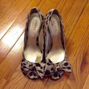Leopard heels!